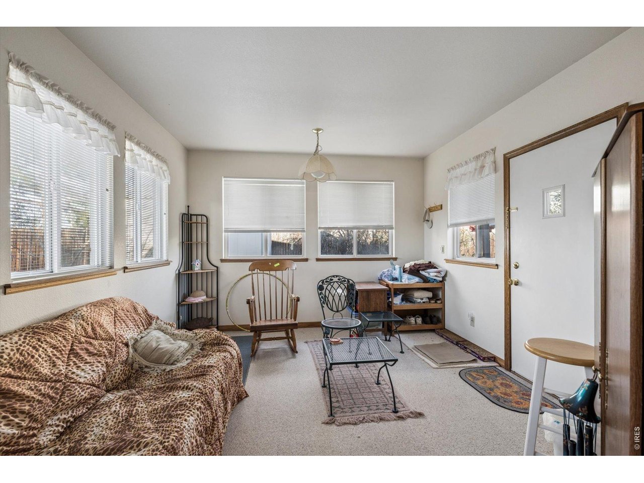 2434 Maplewood Cir W