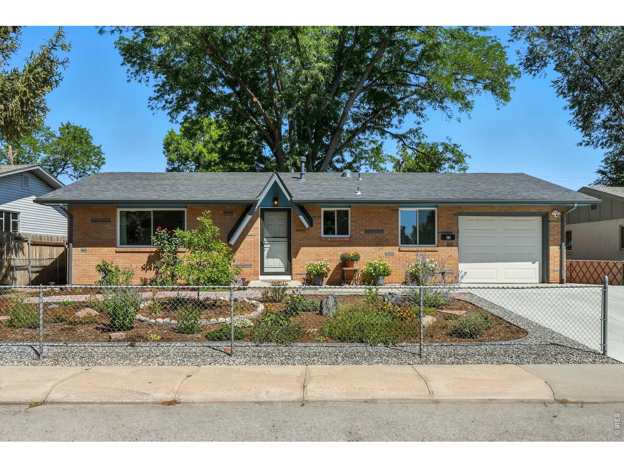 16 Merideth Ln