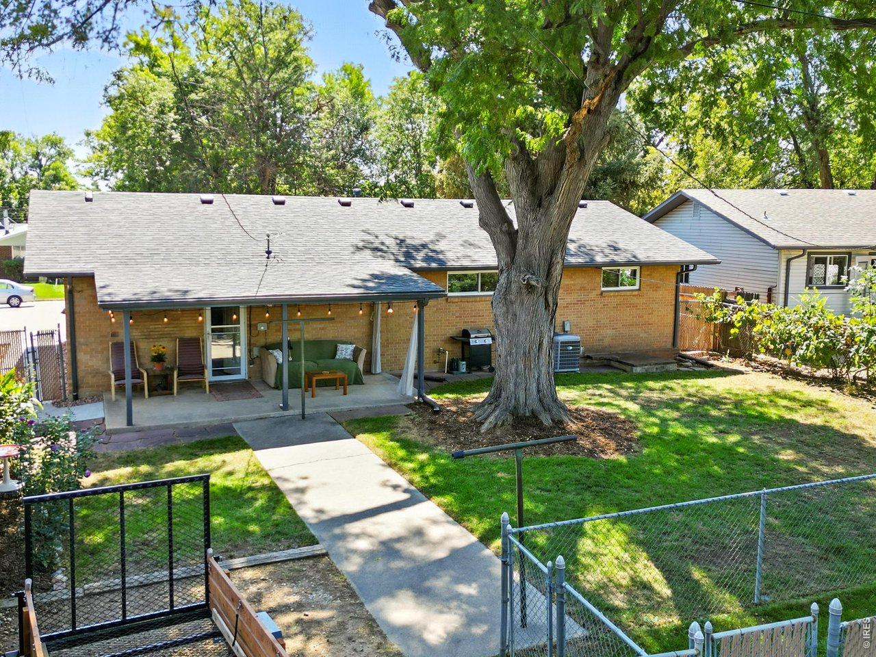 16 Merideth Ln