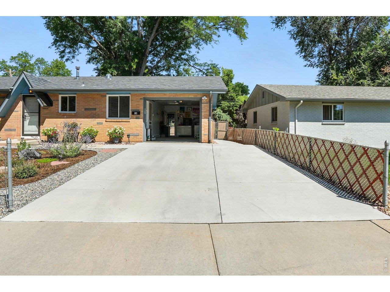 16 Merideth Ln
