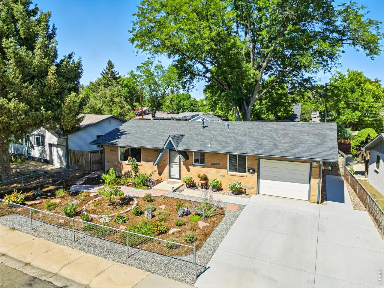 16 Merideth Ln