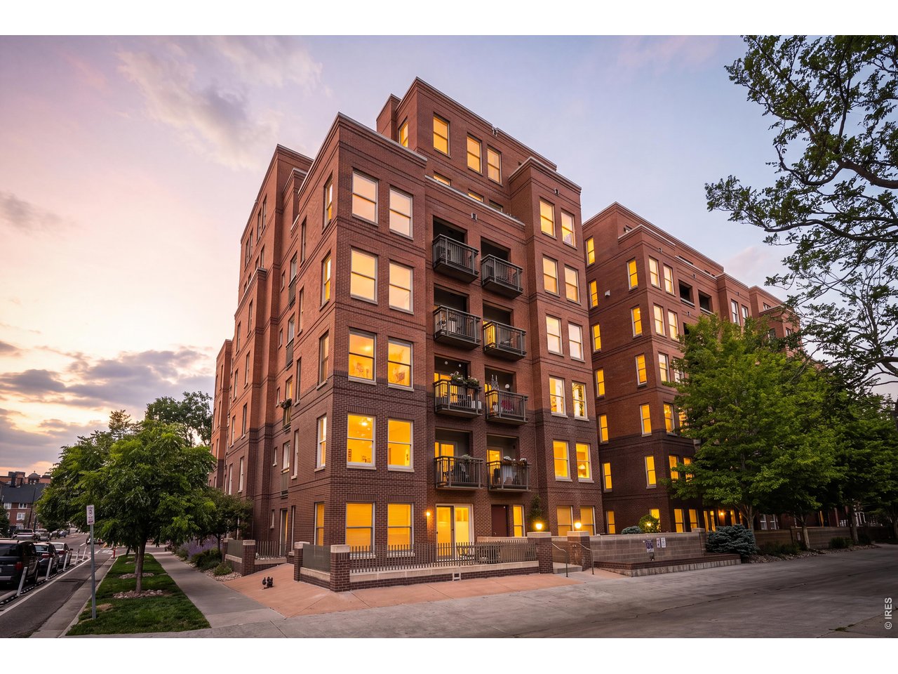 1630 N Clarkson St 302