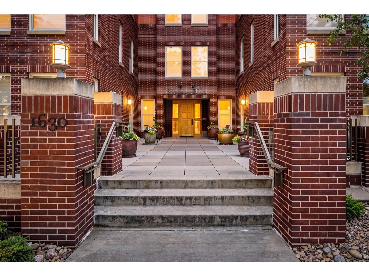 1630 N Clarkson St 302