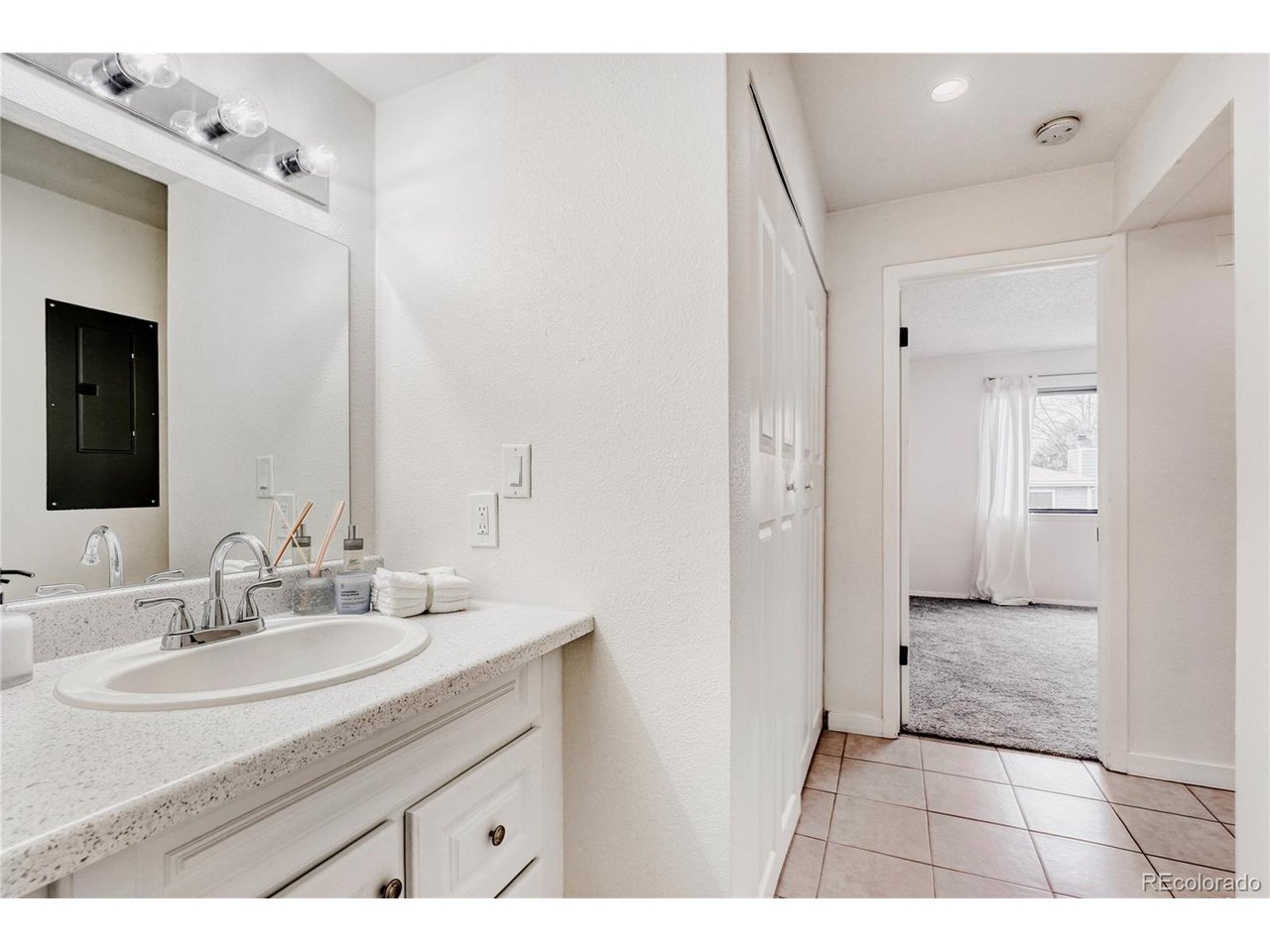 540 S Forest St 5-206