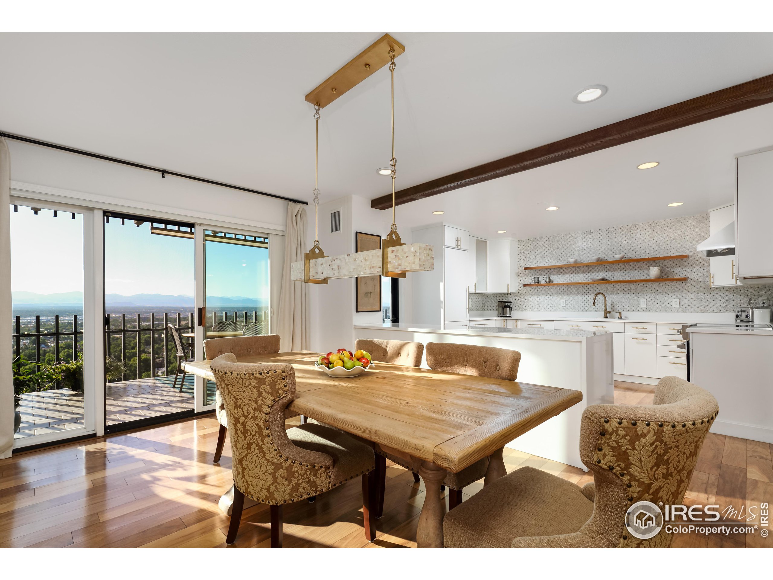 460 S Marion Pkwy 2000