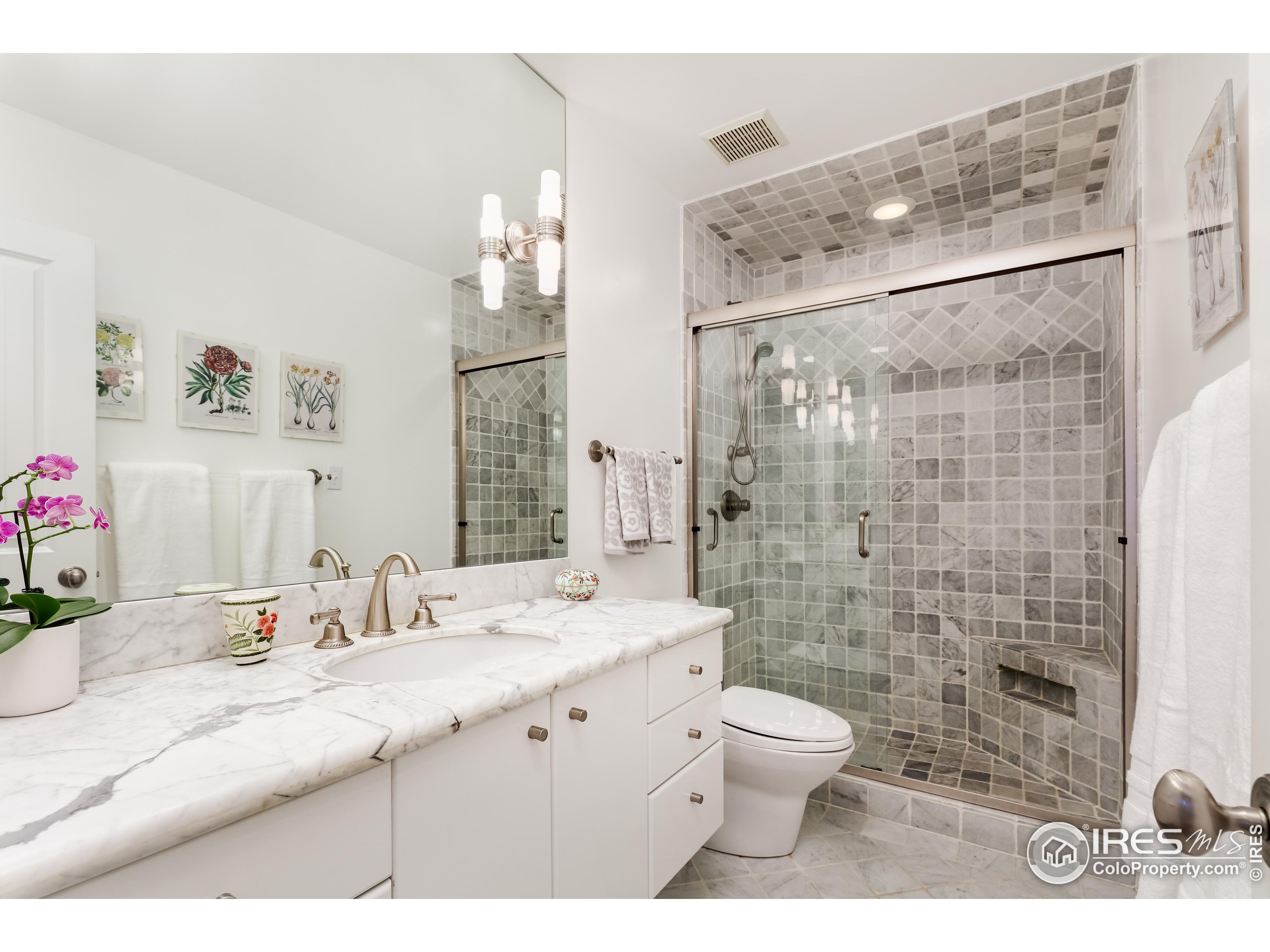 460 S Marion Pkwy 2000