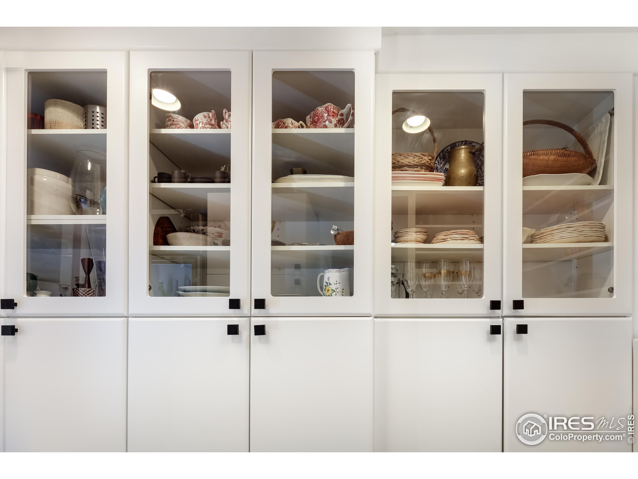 460 S Marion Pkwy 2000