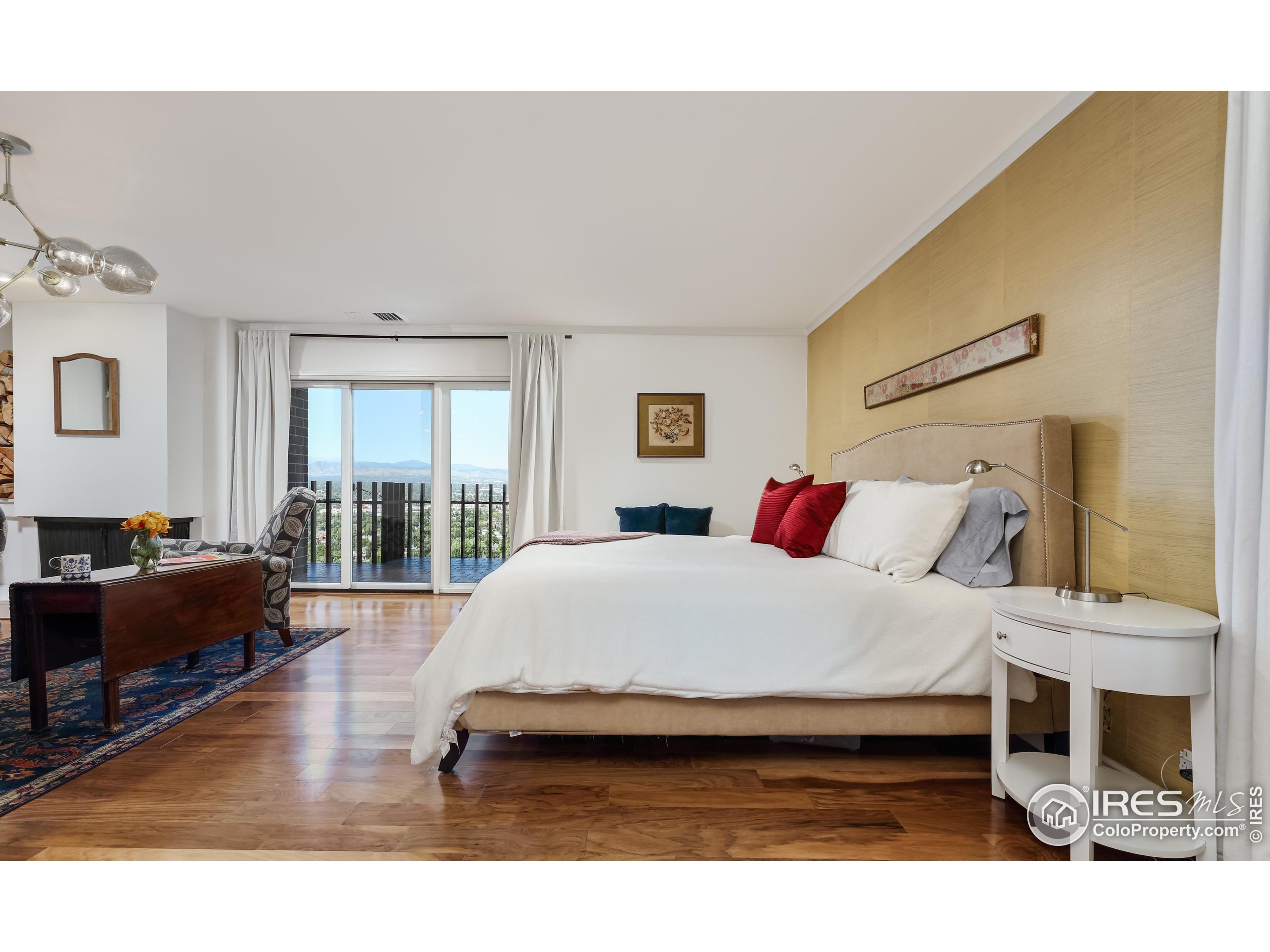 460 S Marion Pkwy 2000