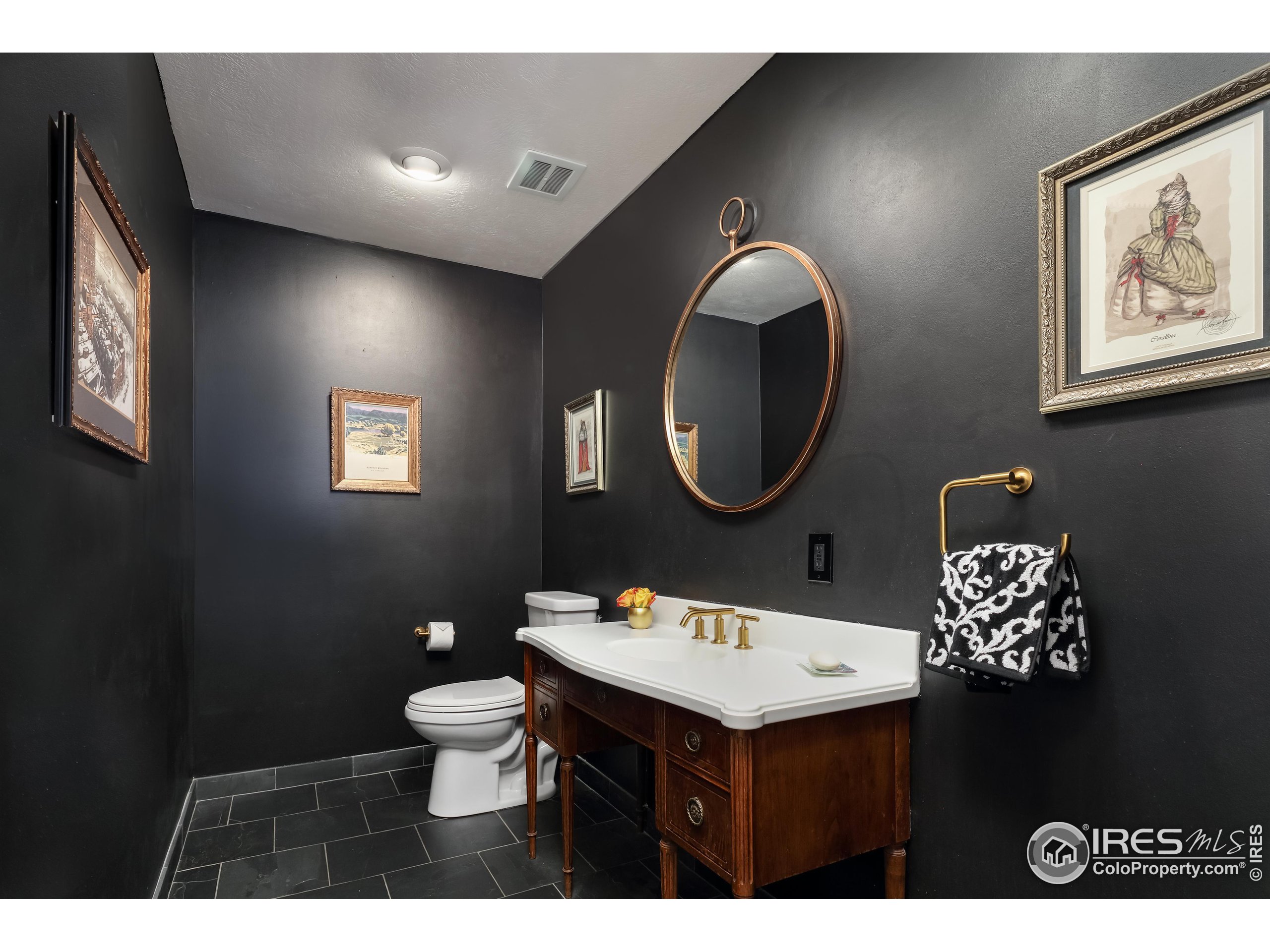 460 S Marion Pkwy 2000