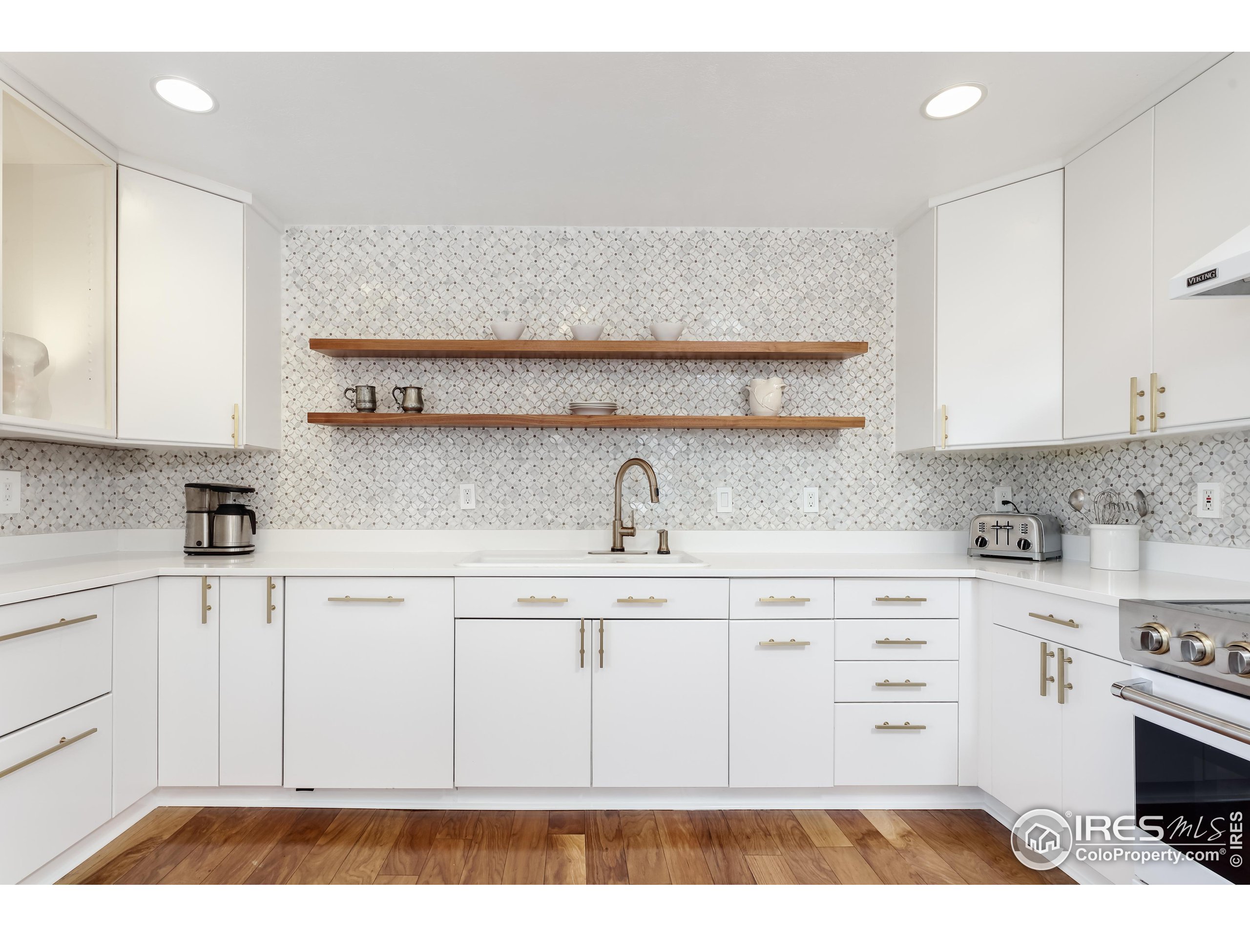 460 S Marion Pkwy 2000