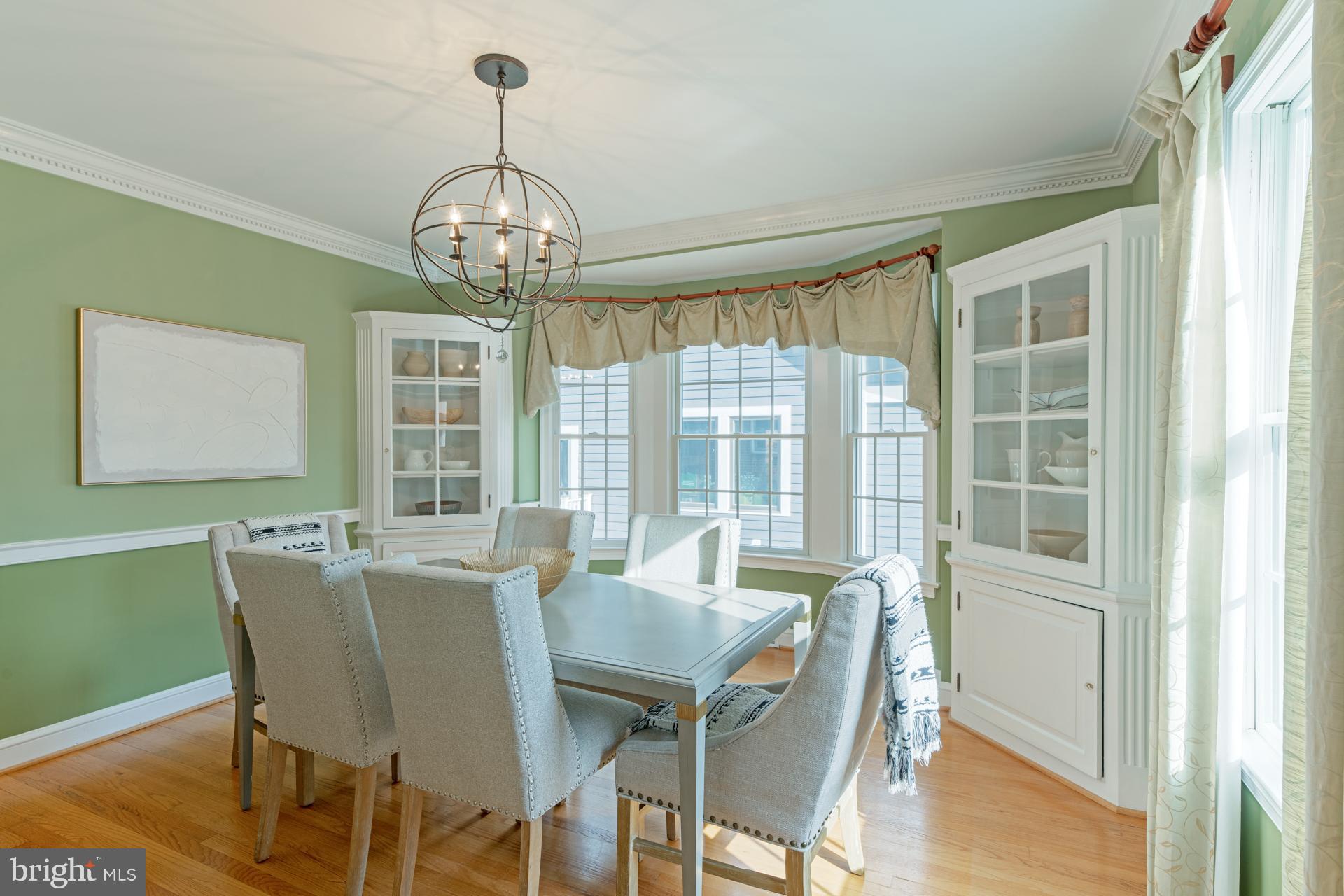 23 W GLENDALE AVENUE