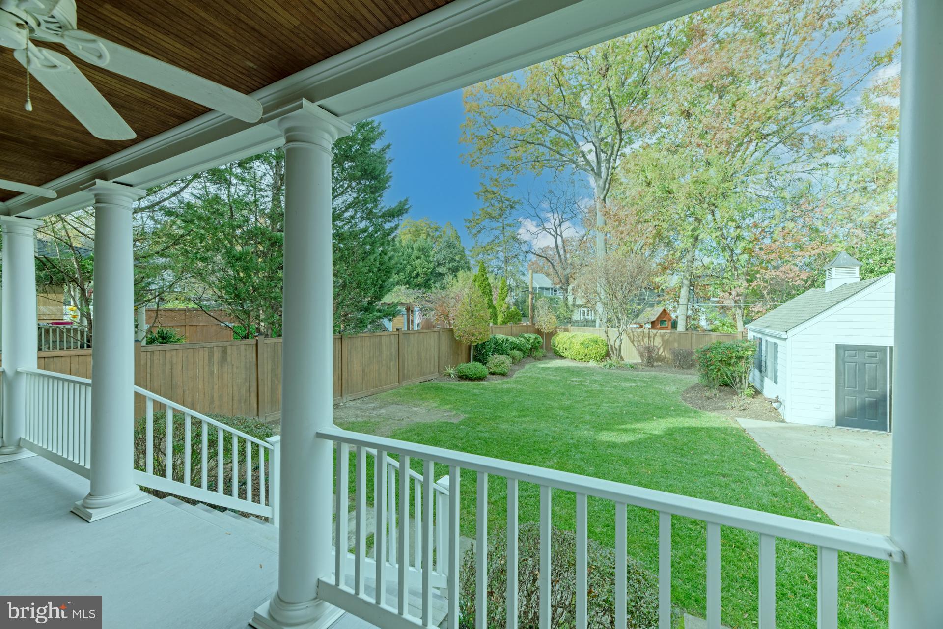 23 W GLENDALE AVENUE