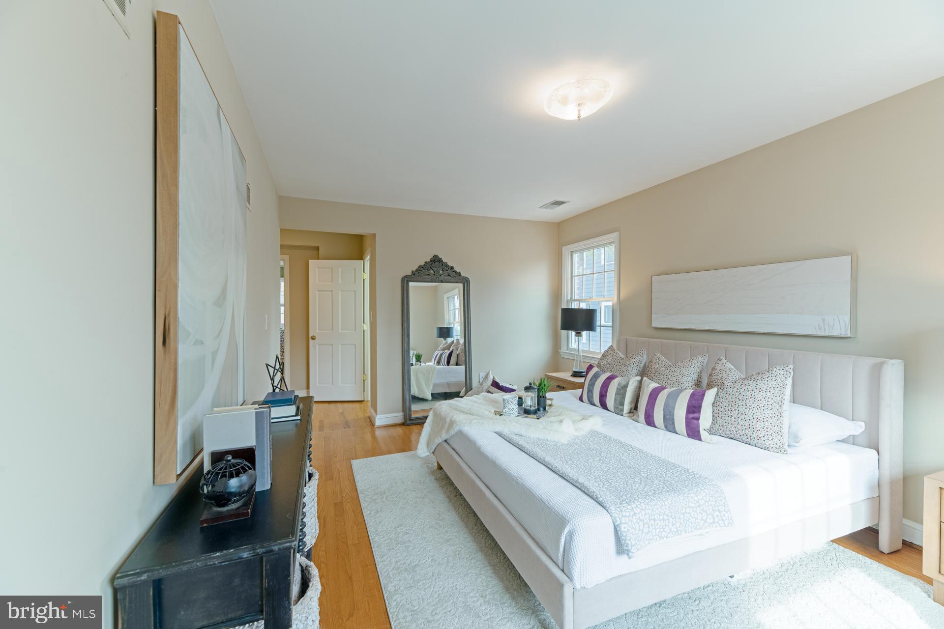 23 W GLENDALE AVENUE