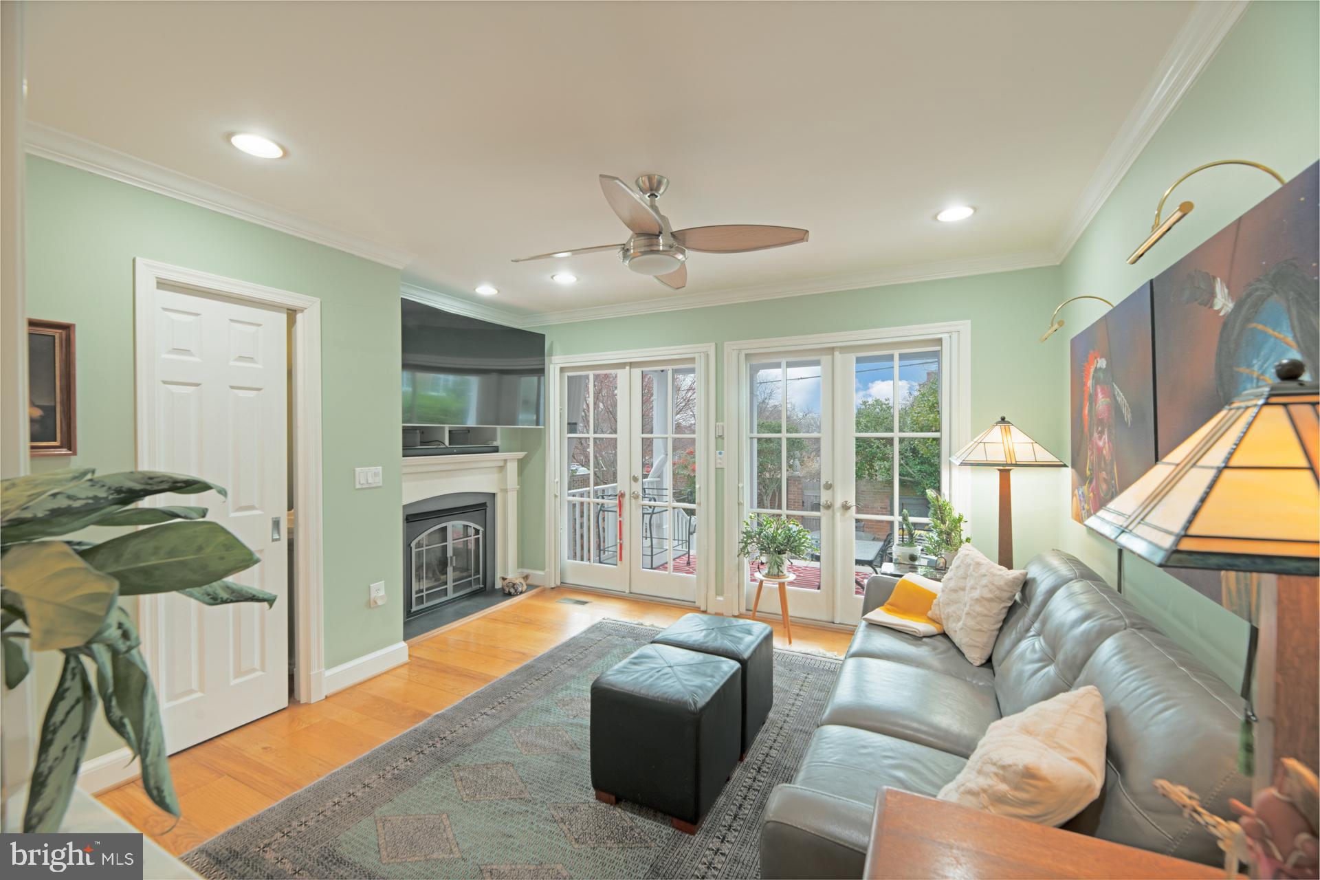 904 SAINT ASAPH STREET