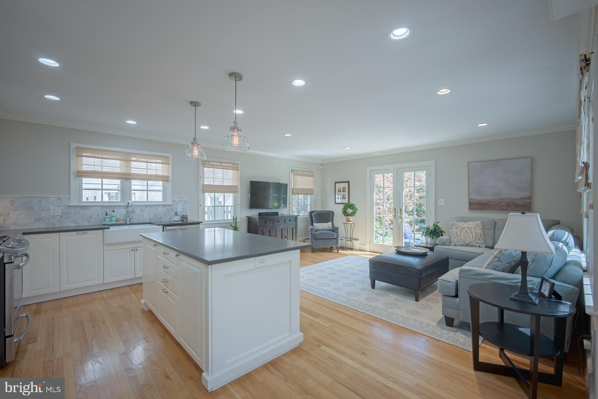 304 ALEXANDRIA AVENUE W