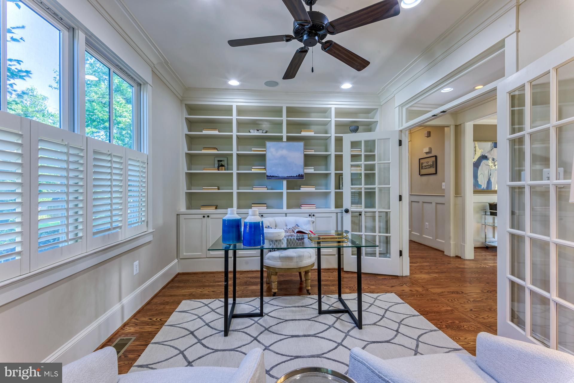 24 GLENDALE AVENUE W