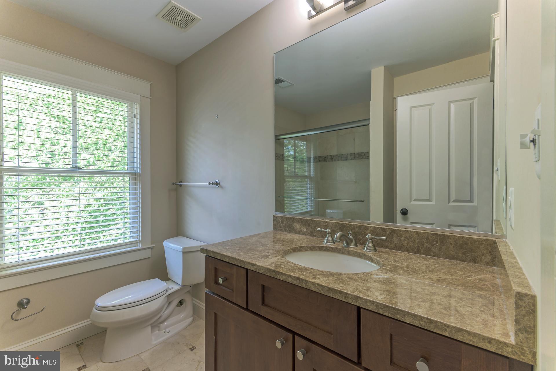 24 GLENDALE AVENUE W