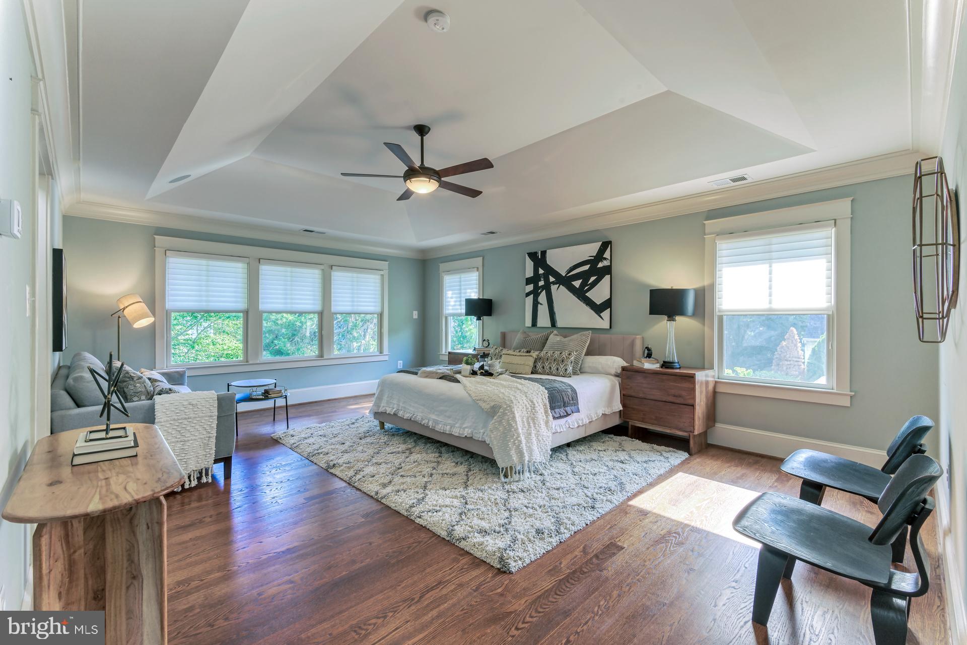 24 GLENDALE AVENUE W