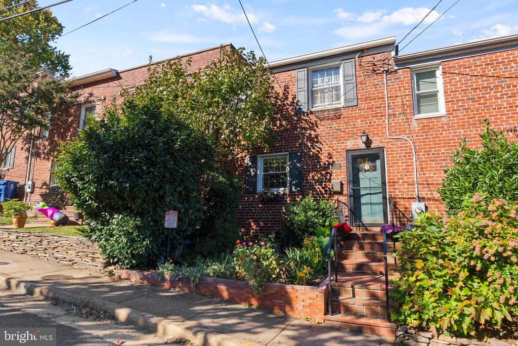 3112 LANDOVER STREET