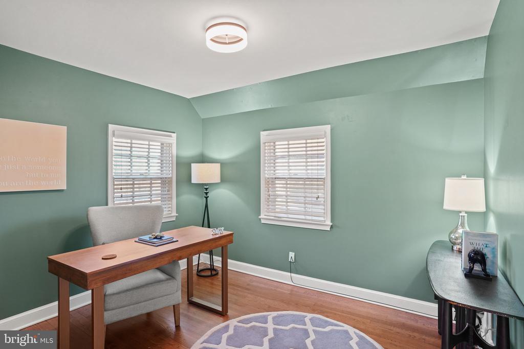 406 BRADDOCK ROAD W