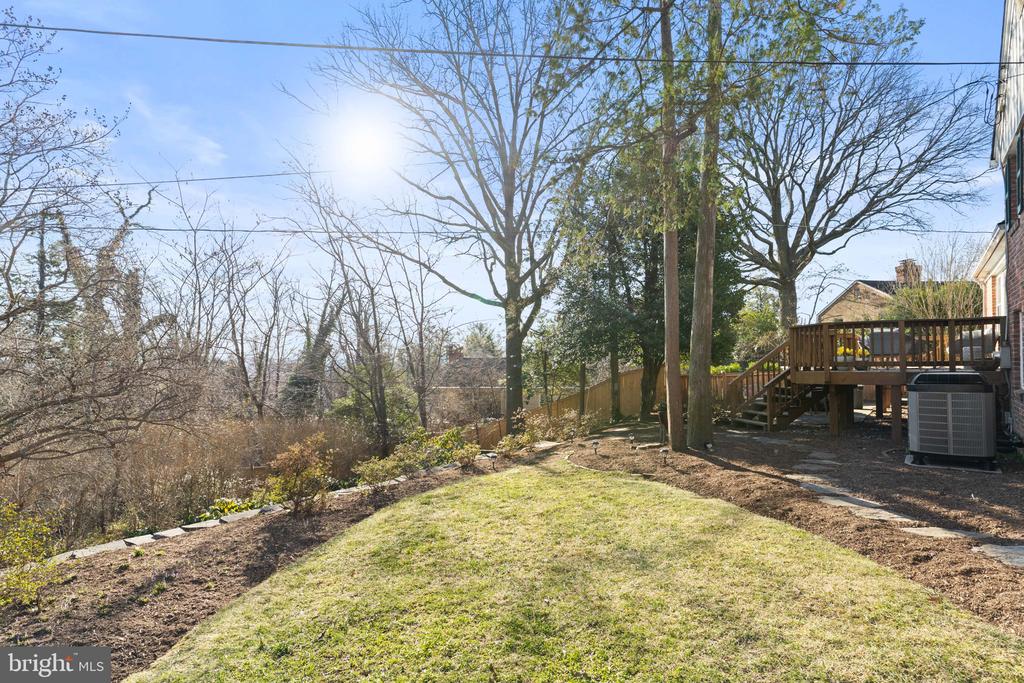 406 BRADDOCK ROAD W