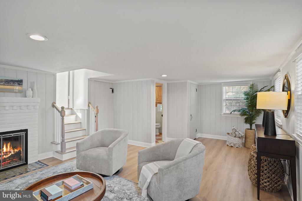 406 BRADDOCK ROAD W