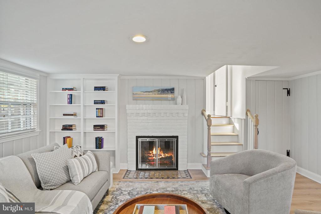 406 BRADDOCK ROAD W