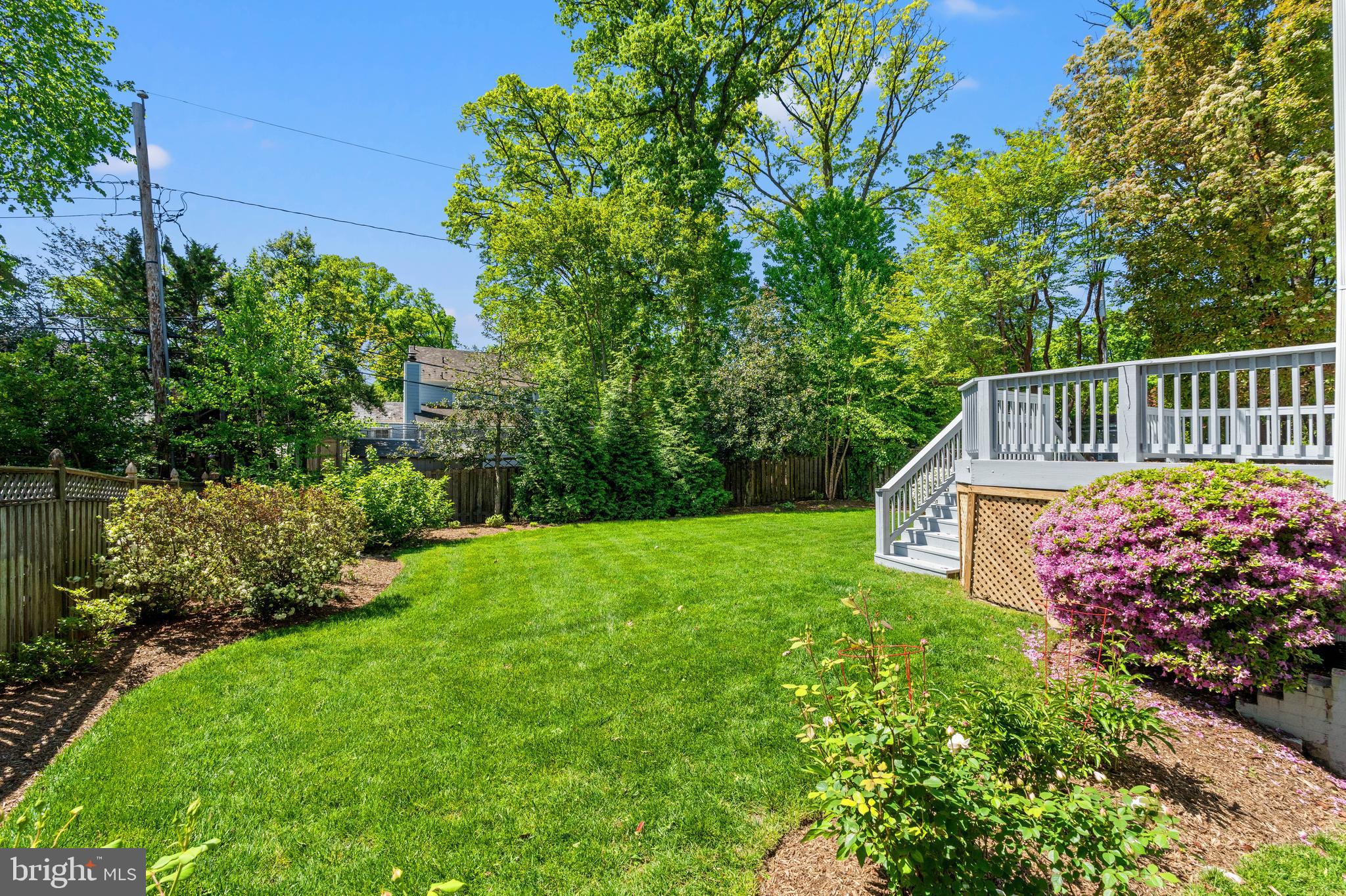 808 GRAND VIEW DRIVE