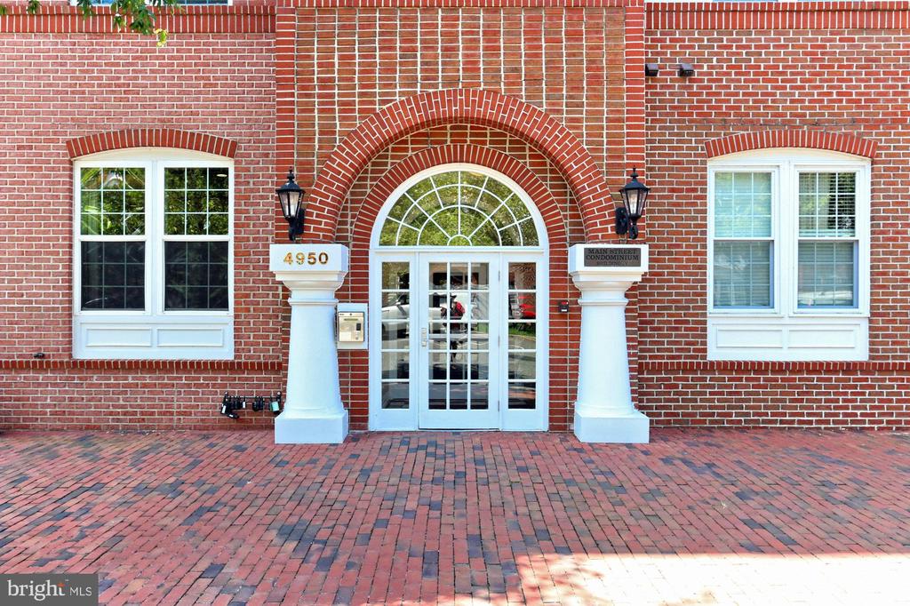4950 BRENMAN PARK DRIVE 301