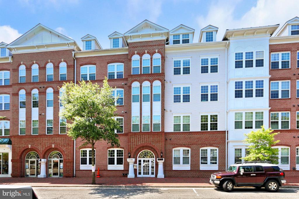 4950 BRENMAN PARK DRIVE 301