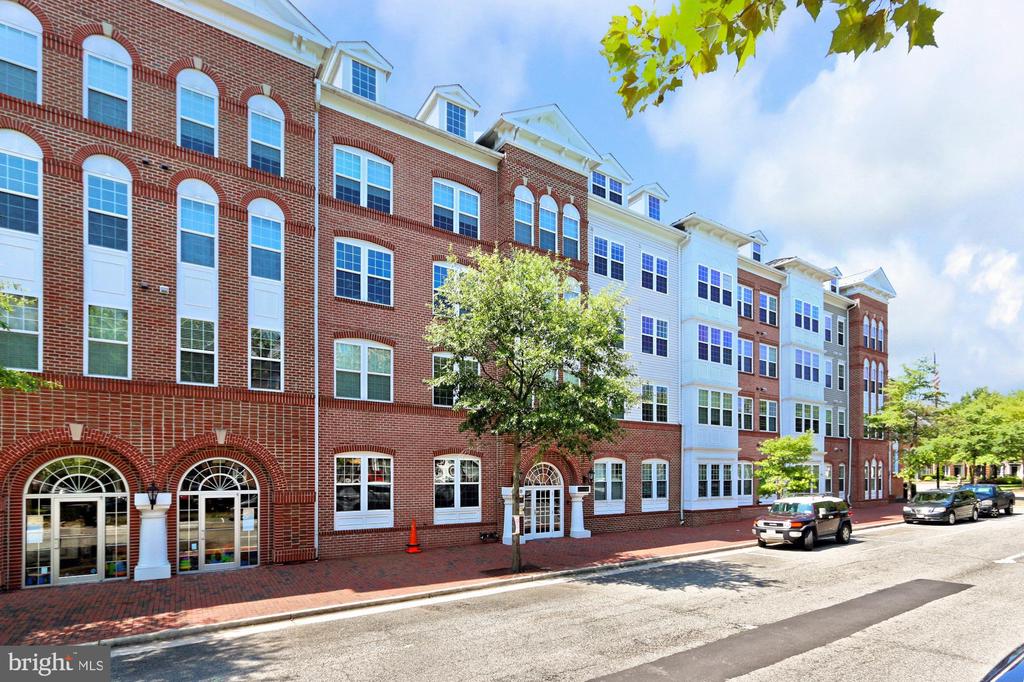 4950 BRENMAN PARK DRIVE 301