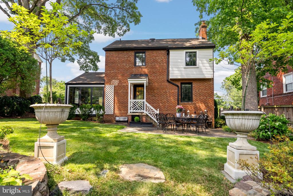1206 W BRADDOCK ROAD