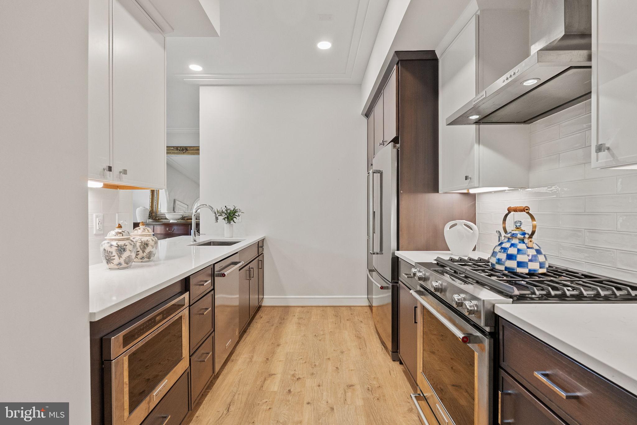 625 SLATERS LANE 401