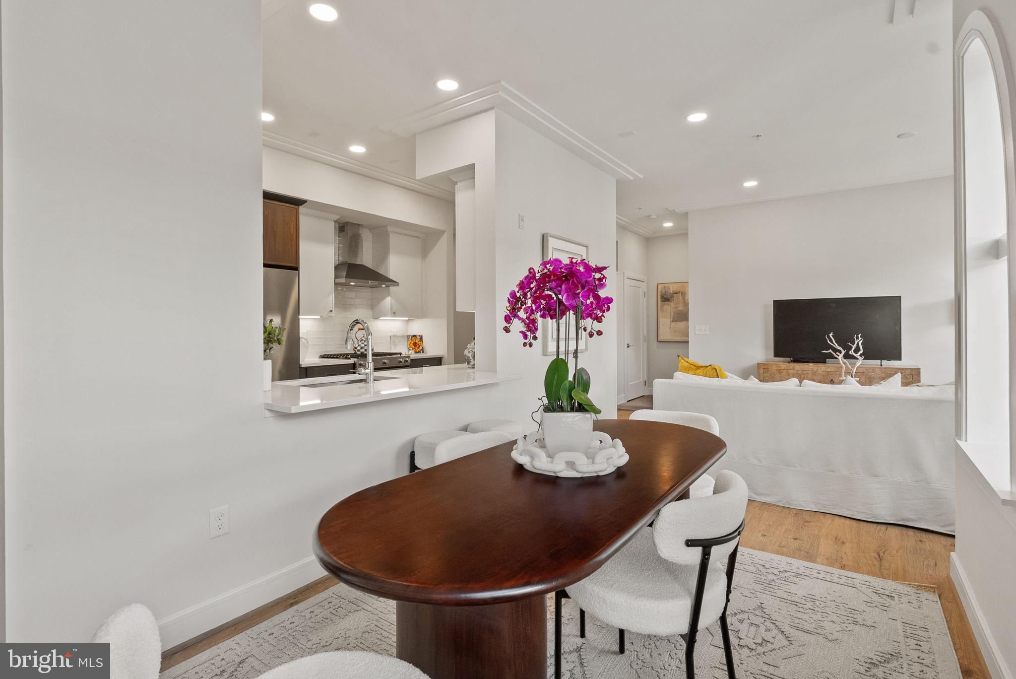 625 SLATERS LANE 401