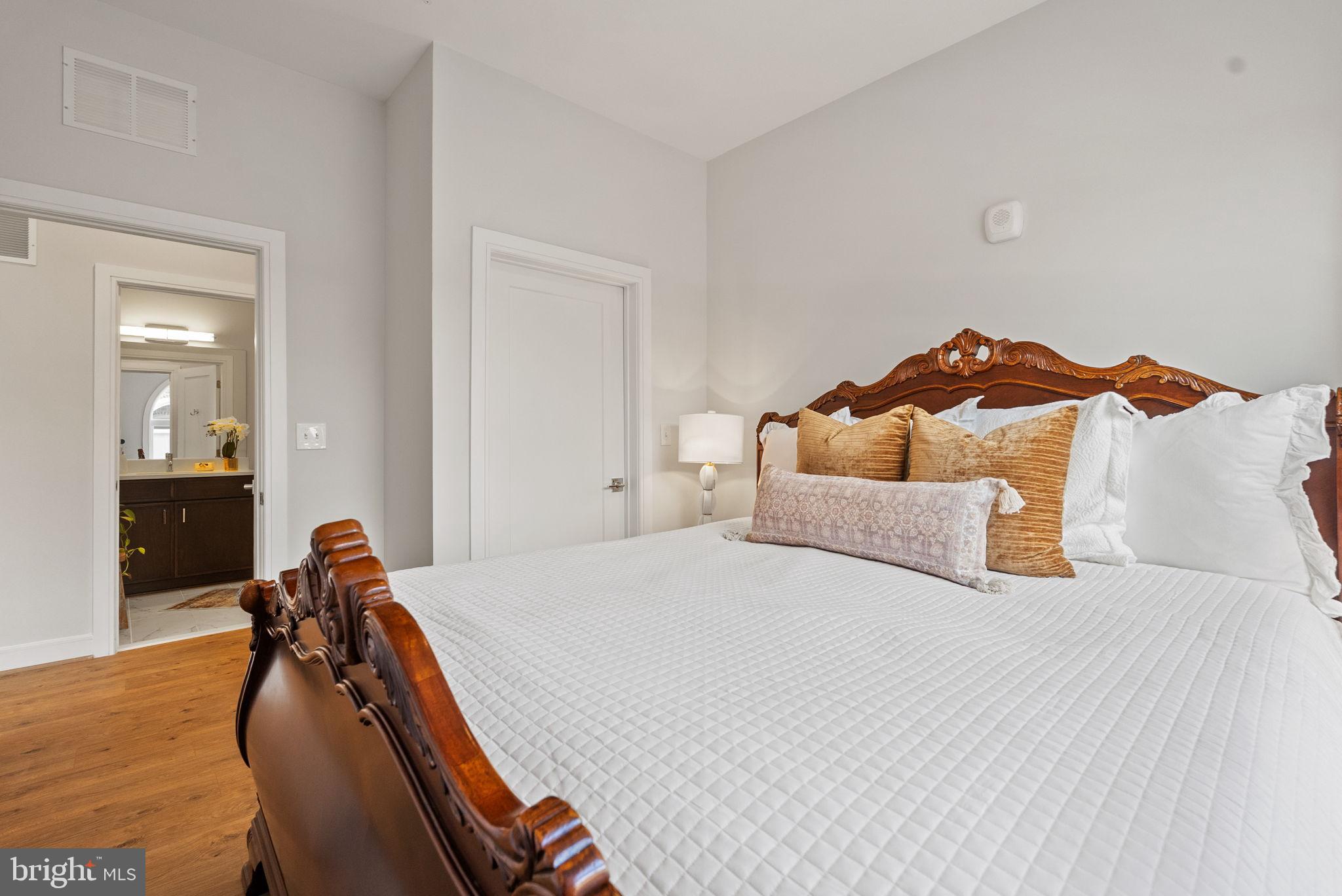 625 SLATERS LANE 401