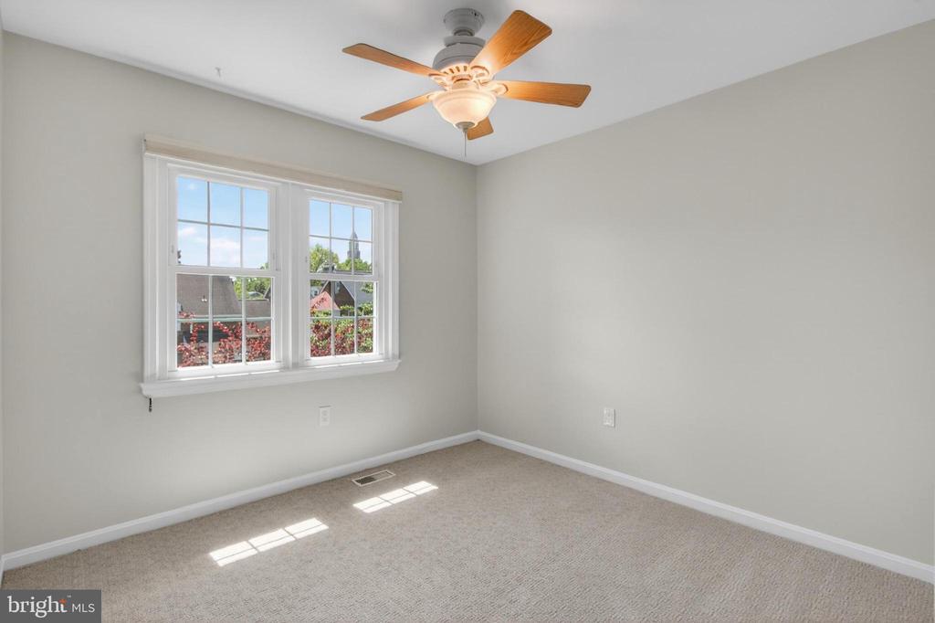 8 W CHAPMAN STREET A
