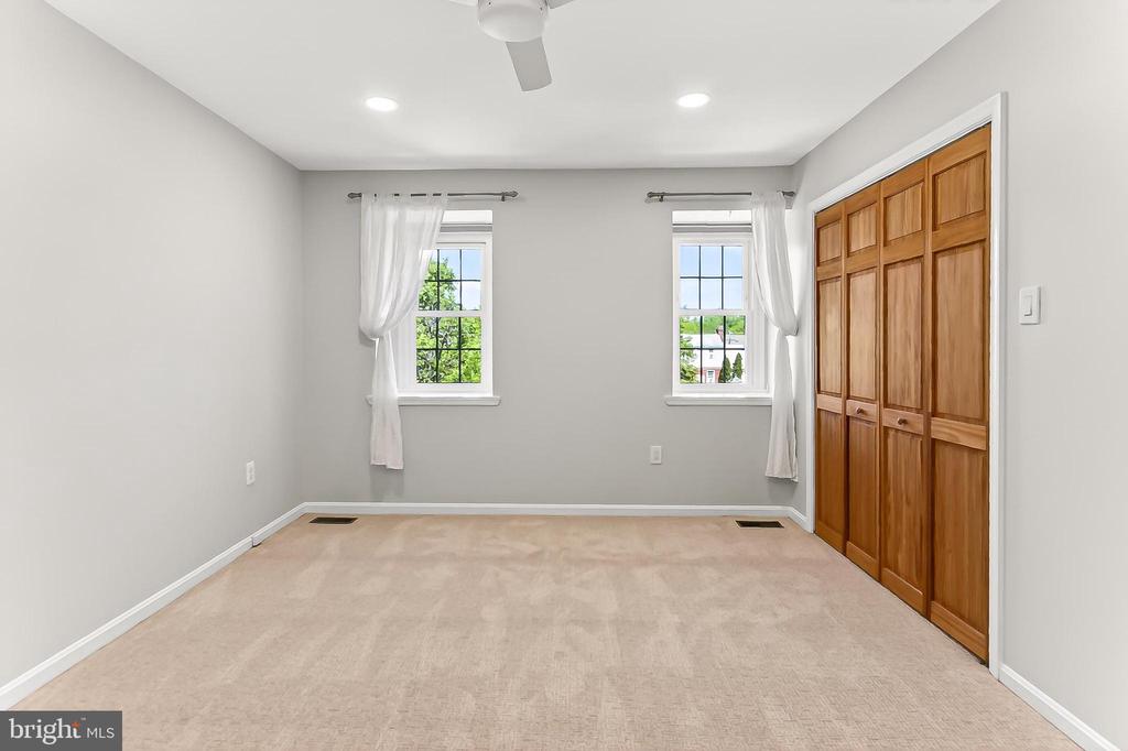 8 W CHAPMAN STREET A