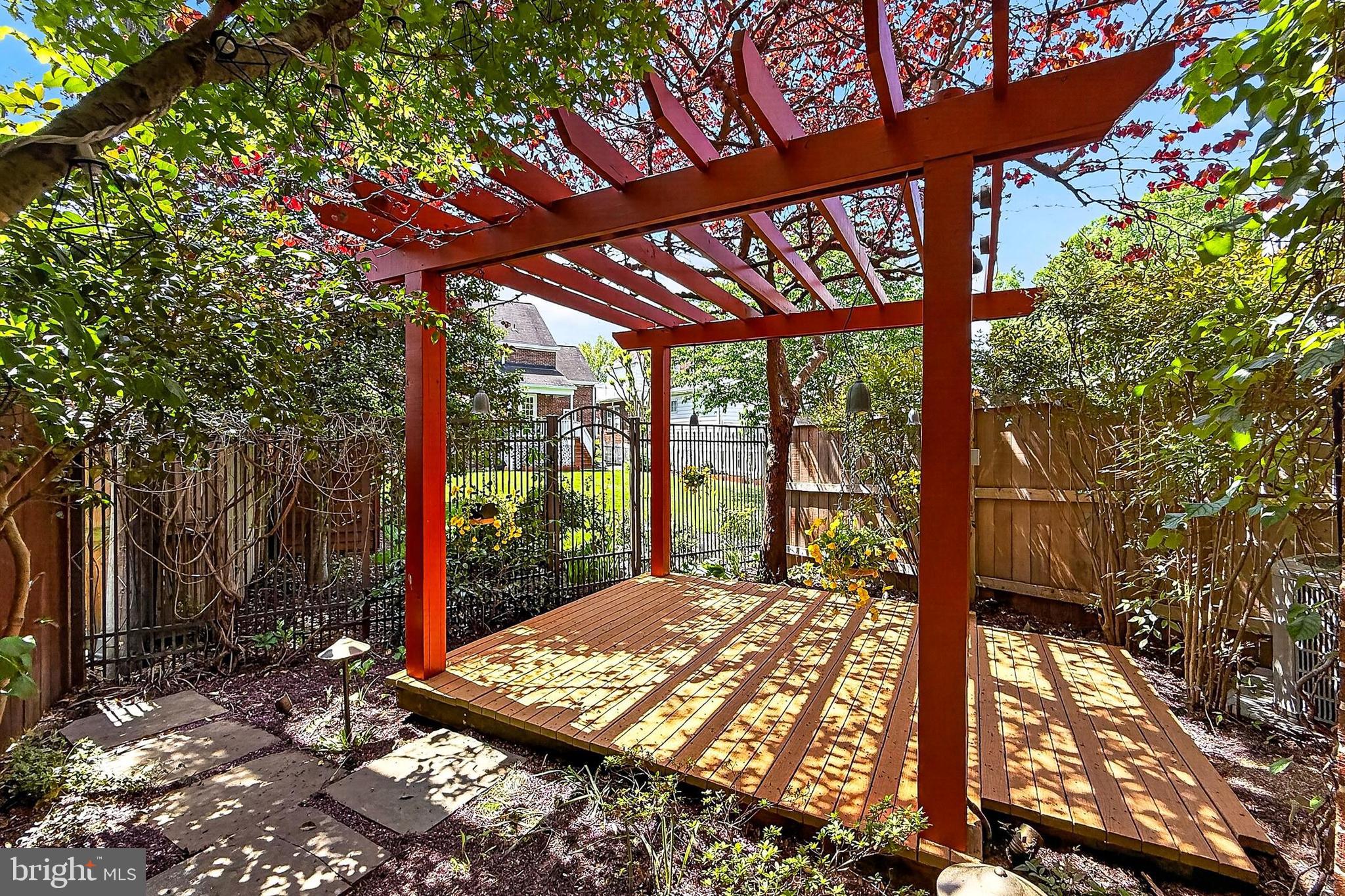 8 W CHAPMAN STREET A