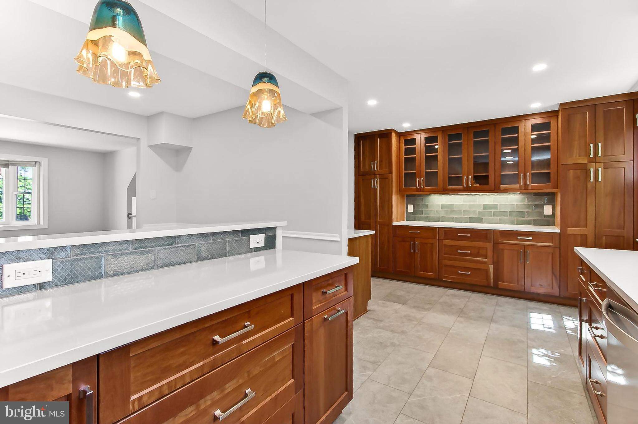 8 W CHAPMAN STREET A