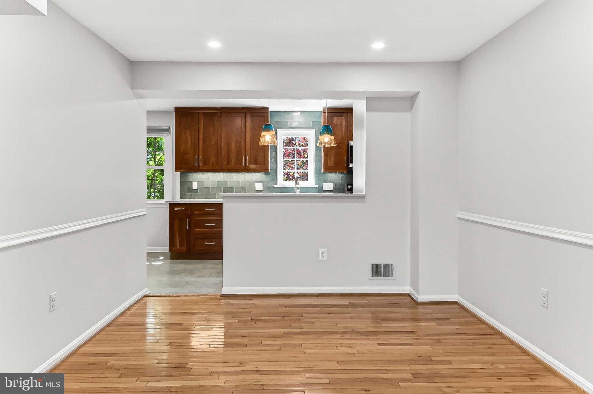 8 W CHAPMAN STREET A