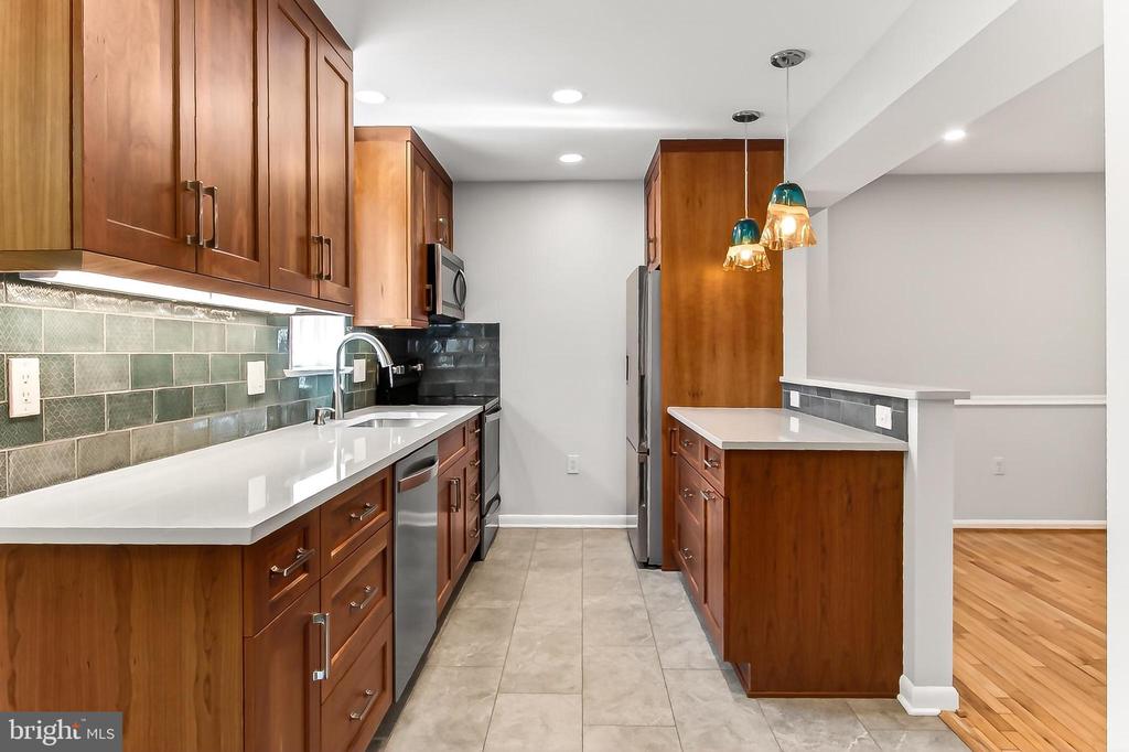 8 W CHAPMAN STREET A