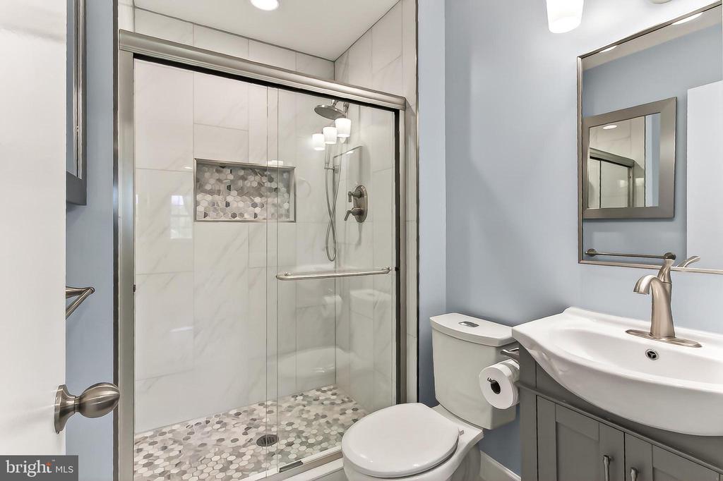 8 W CHAPMAN STREET A