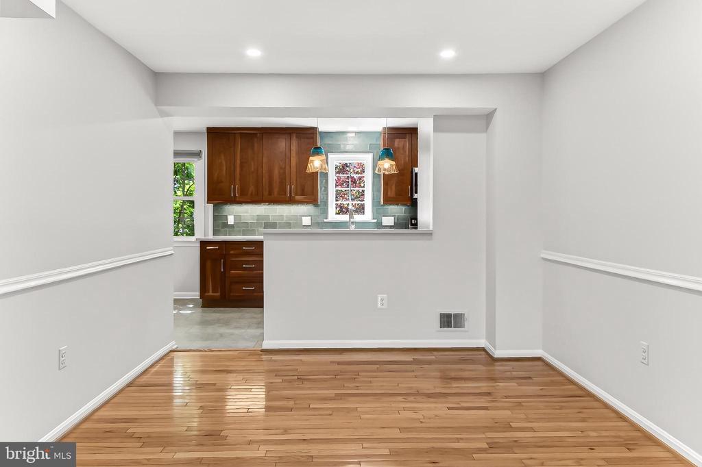 8 W CHAPMAN STREET A