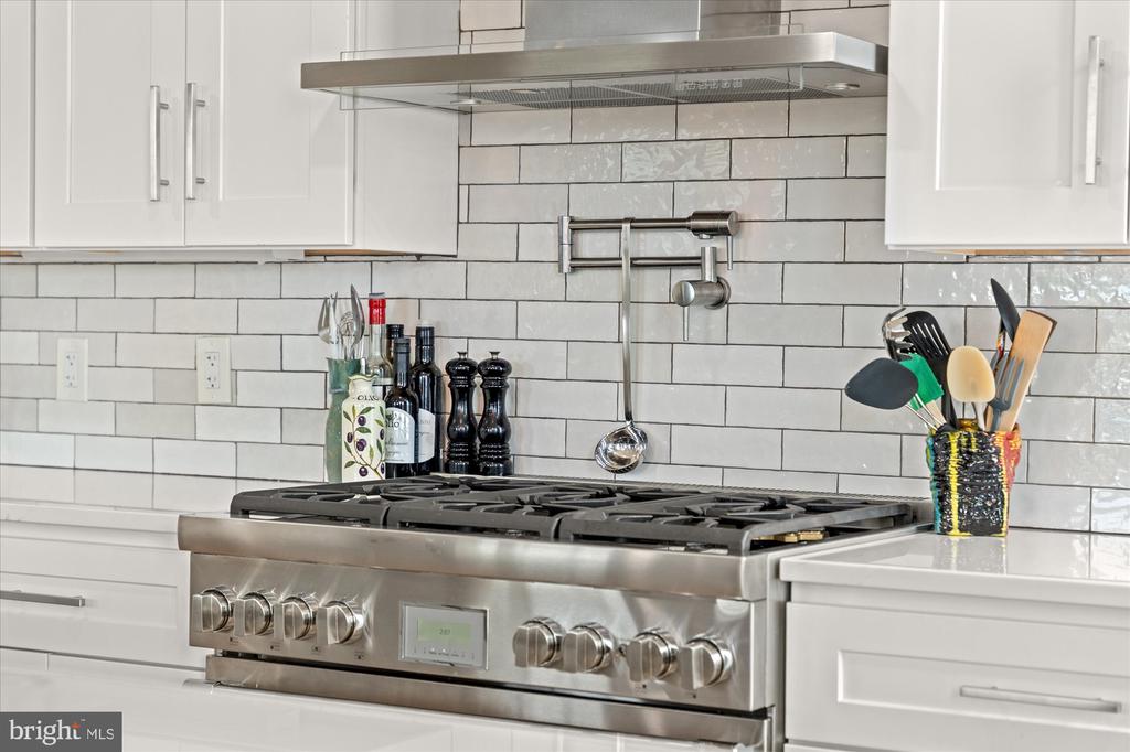 312 S WASHINGTON STREET Unit: 502