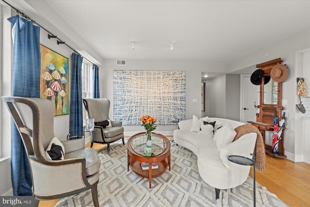 312 S WASHINGTON STREET Unit: 502