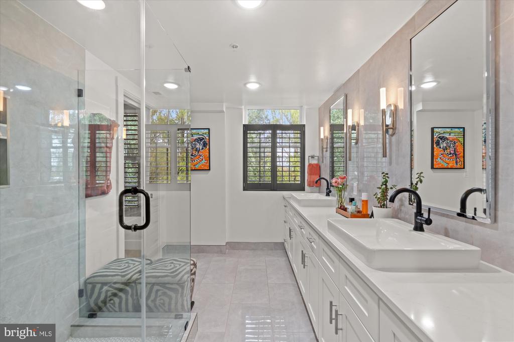 312 S WASHINGTON STREET Unit: 502