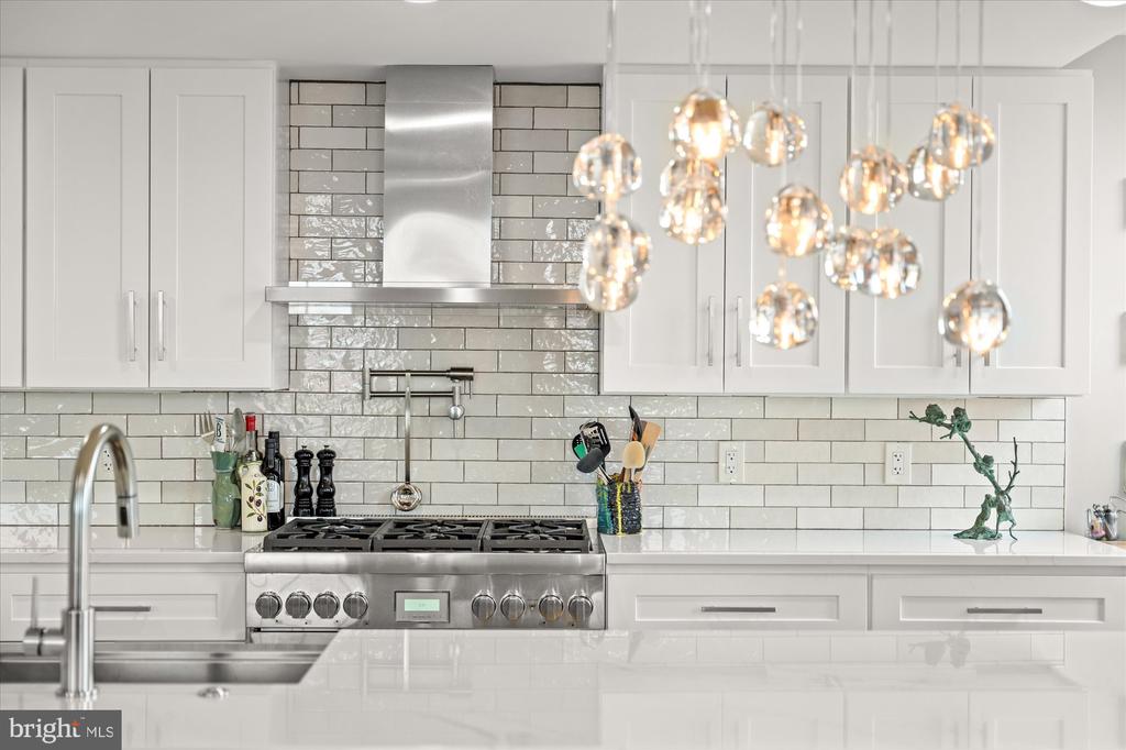 312 S WASHINGTON STREET Unit: 502