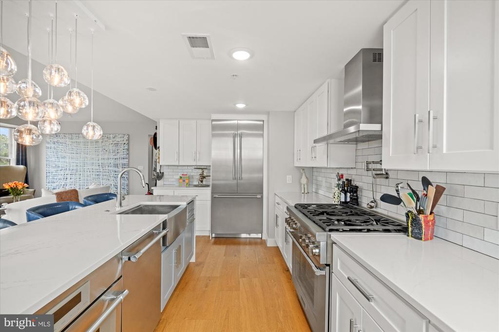 312 S WASHINGTON STREET Unit: 502