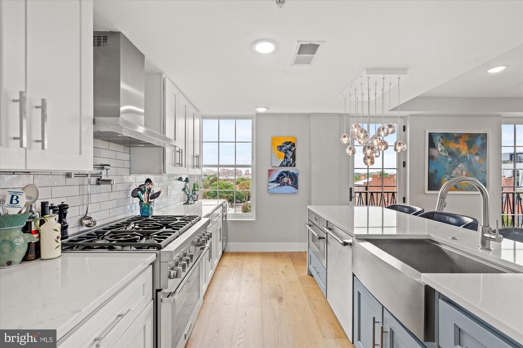 312 S WASHINGTON STREET Unit: 502