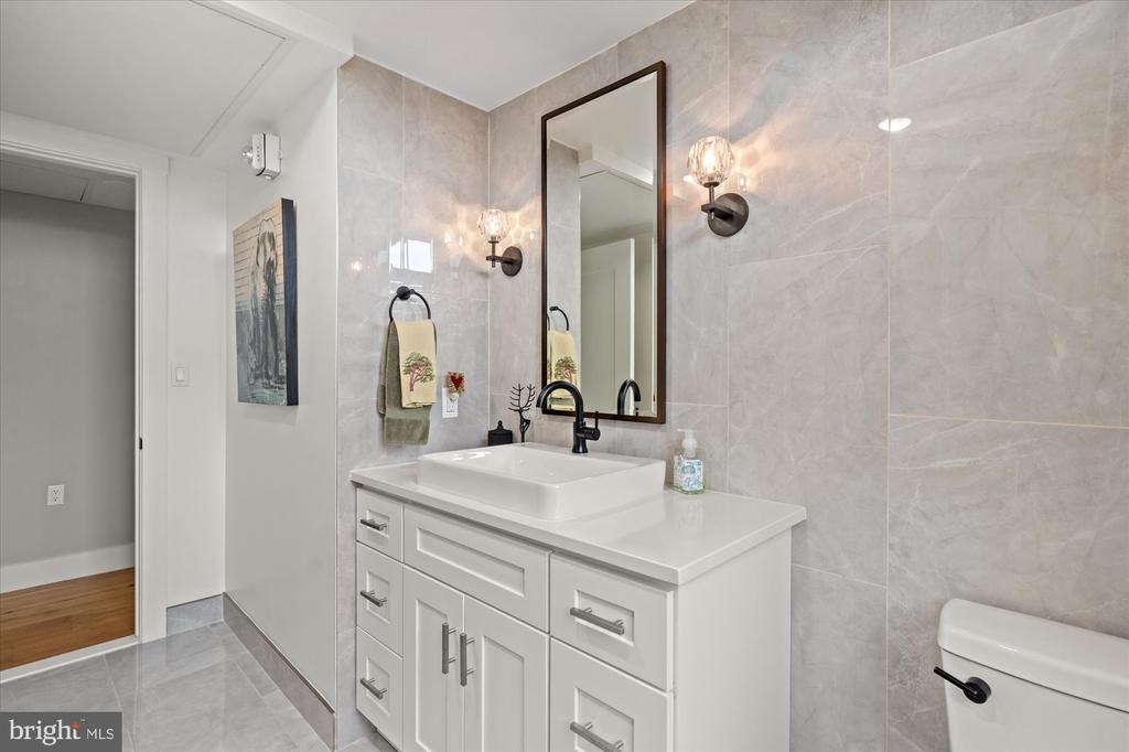312 S WASHINGTON STREET Unit: 502
